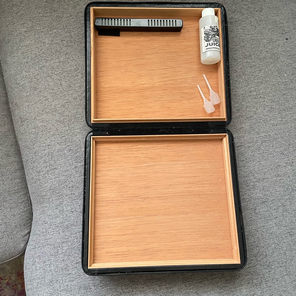 Travel/Home Cigar Humidor